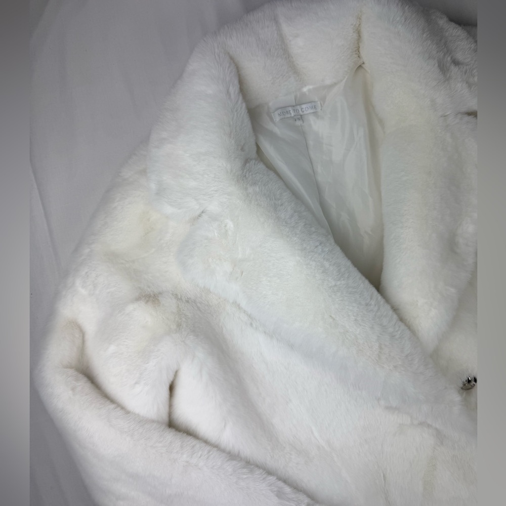 More To Come Elaine Faux Fur Coat in Winter White size Small - Picture 3 of 9